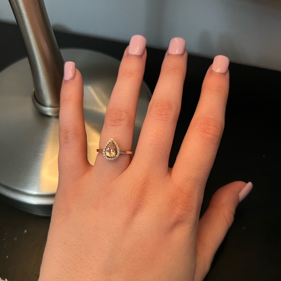 Morganite Ring - Picture 4 of 10